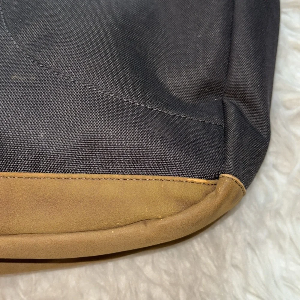 Columbia Sportswear Co. Canvas Crossbody Shoulder Bag - Picture 15 of 16